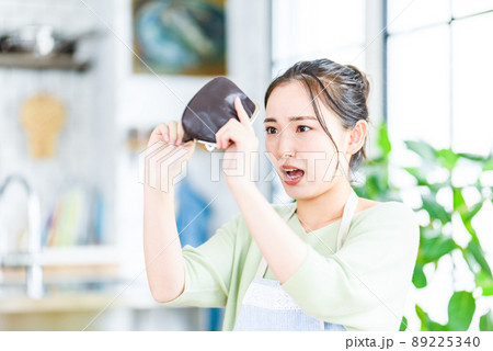 女性 89225340