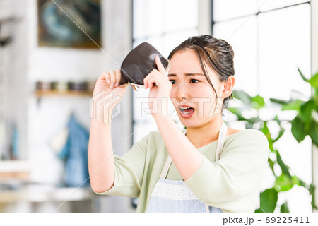 女性 89225411
