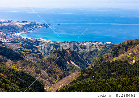 【新潟県・佐渡金山】スカイラインから道遊の割戸を俯瞰する 89228461