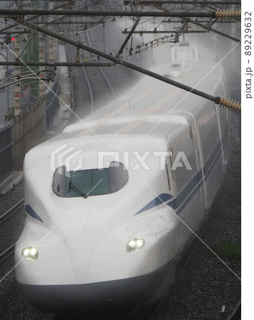 新幹線N700S　J27編成　雨の山科付近にて 89229632