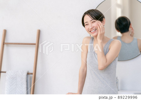 ミドル女性 ビューティー ミドル女性 ビューティー 89229996