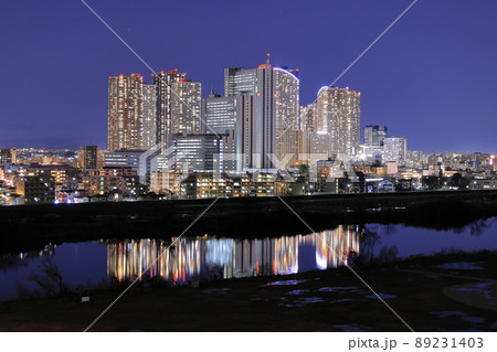 武蔵小杉　高層マンション群夜景 89231403