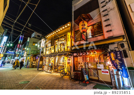 日本の東京都市景観 神田駅前の飲み屋街などを望む。まん延防止は解除されているが=4月2日 日本の東京都市景観 神田駅前の飲み屋街などを望む。まん延防止は解除されているが=4月2日 89235851