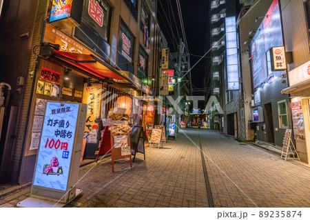 日本の東京都市景観 神田駅前の飲み屋街などを望む。まん延防止は解除されているが=4月2日 日本の東京都市景観 神田駅前の飲み屋街などを望む。まん延防止は解除されているが=4月2日 89235874