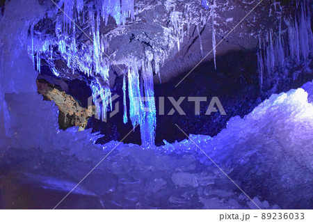 【山梨】鳴沢氷穴　 89236033