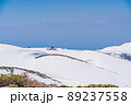 （富山県）立山・室堂　豪雪に埋もれる山荘　 89237558