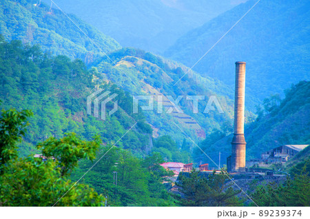 銅親水公園駐車場付近からの眺め　自然環境再生　松木渓谷下流方面　初夏の風景　　　 89239374