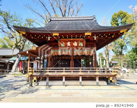 京都・護王神社の拝殿と四神 89241940
