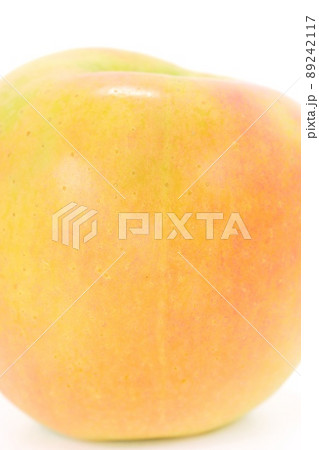 きおう　黄王　ほんのり赤みがかった黄色いリンゴ　丸ごと　1個 89242117