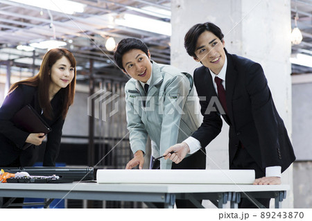 不動産　建築　建設　設計士　ビジネス 89243870