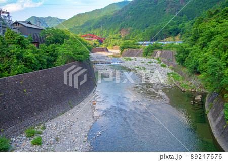 足尾 砂畑入口バス停付近からの眺め 渡良瀬川 初夏の風景 足尾 砂畑入口バス停付近からの眺め 渡良瀬川 初夏の風景 89247676