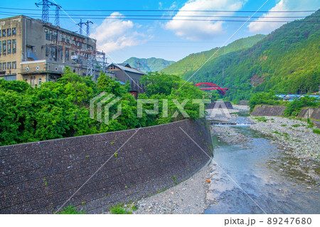 足尾 砂畑入口バス停付近からの眺め 渡良瀬川 初夏の風景 足尾 砂畑入口バス停付近からの眺め 渡良瀬川 初夏の風景 89247680