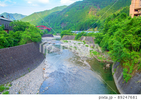 足尾 砂畑入口バス停付近からの眺め 渡良瀬川 初夏の風景 足尾 砂畑入口バス停付近からの眺め 渡良瀬川 初夏の風景 89247681