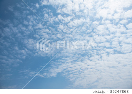 空にもこもこもこ雲の写真素材 [89247868] - PIXTA