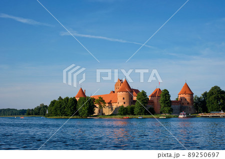 Trakai Island Castle in lake Galve, Lithuania Trakai Island Castle in lake Galve, Lithuania 89250697