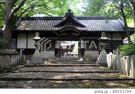 穴織宮　伊居太神社大門-2 89252704