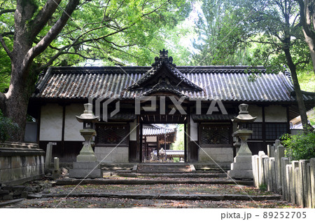 穴織宮　伊居太神社大門-3 89252705