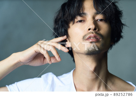 ビューティー　若い　男性 89252786