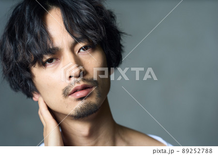 ビューティー　若い　男性 89252788