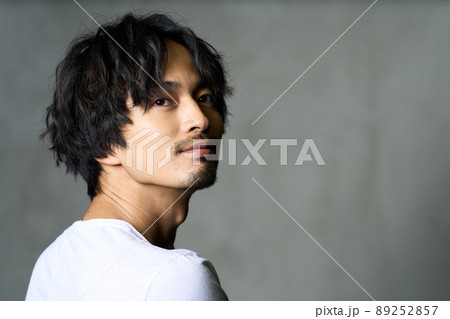 ビューティー　若い　男性 89252857