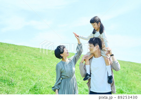 ファミリー　屋外 89253430