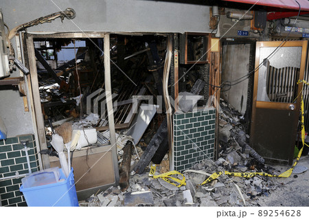 火災現場 火事 焼け跡 出火 出火現場 火災現場 火事 焼け跡 出火 出火現場 89254628