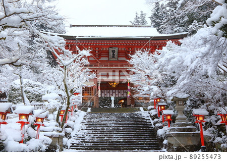 鞍馬寺　雪景色 89255473