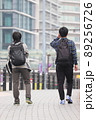 男性2人のストリートスナップ 89256726
