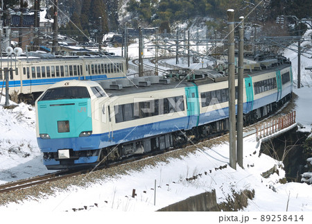 北陸本線　倶利伽羅－津幡　JR東日本　485系　R1編成（新潟）　はくたか 89258414