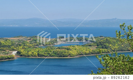 針尾公園からの風景 養殖いかだ群(日本の漁業:将来の姿がここに!)長島町鷹巣 出水郡 鹿児島県 針尾公園からの風景 養殖いかだ群(日本の漁業:将来の姿がここに!)長島町鷹巣 出水郡 鹿児島県 89262162