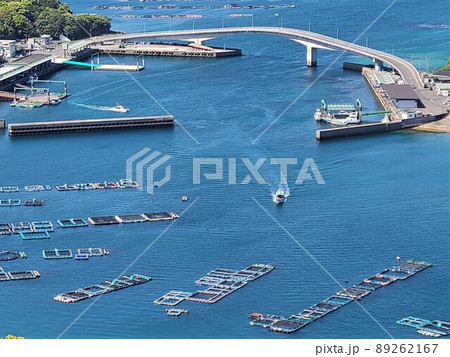 針尾公園からの風景 養殖いかだ群(日本の漁業:将来の姿がここに!)長島町鷹巣 出水郡 鹿児島県 針尾公園からの風景 養殖いかだ群(日本の漁業:将来の姿がここに!)長島町鷹巣 出水郡 鹿児島県 89262167