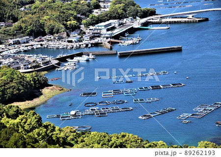針尾公園からの風景　養殖いかだ群（日本の漁業：将来の姿がここに！）長島町鷹巣　出水郡　鹿児島県 89262193