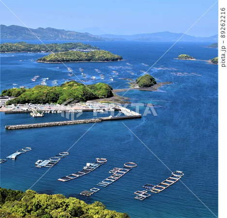 針尾公園からの風景　養殖いかだ群（食料の安全保障関連）長島町鷹巣　出水郡　鹿児島県 89262216
