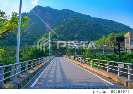 通洞発電所付近の眺め 砂畑バス停入口方面 初夏の風景 通洞発電所付近の眺め 砂畑バス停入口方面 初夏の風景 89262672