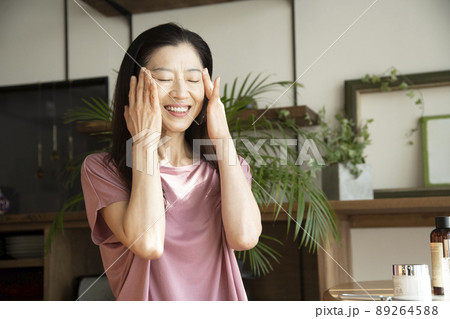 スキンケアシーン 89264588