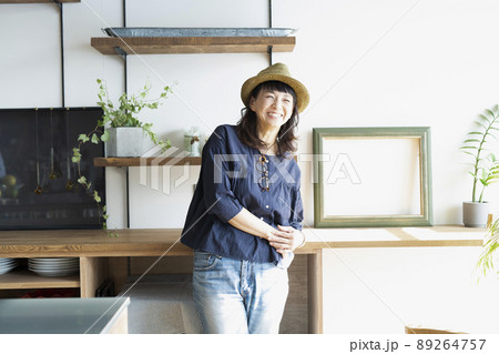50代女性のポートレート 50代女性のポートレート 89264757
