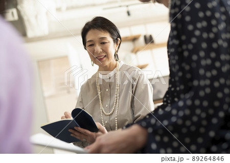 女性のセッションシーン 女性のセッションシーン 89264846