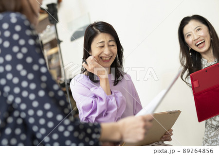 女性のセッションシーン 89264856