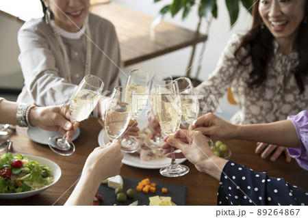 大人の女子会 大人の女子会 89264867
