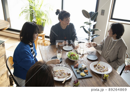 大人の女子会 89264869