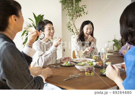 大人の女子会 89264880