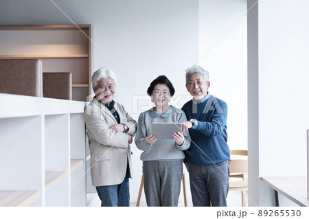 シニアのビジネスポートレート 89265530