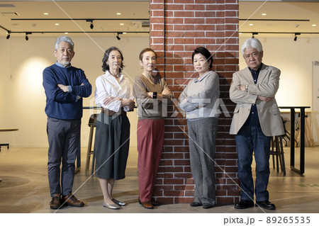 シニアのビジネスポートレート シニアのビジネスポートレート 89265535