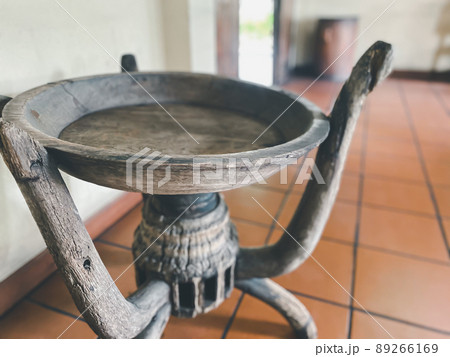 Antique decorative items decorate in restaurant Antique decorative items decorate in restaurant 89266169