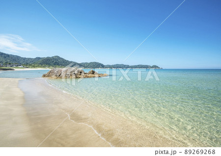 日本海の浜辺　岩美ブルー東浜海岸の夏景色 89269268