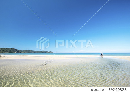 日本海の浜辺　岩美ブルー東浜海岸の夏景色 89269323
