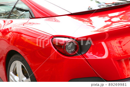 スーパーカー フェラーリ 高級車 赤い車 赤いスポーツカー スーパーカー フェラーリ 高級車 赤い車 赤いスポーツカー 89269981