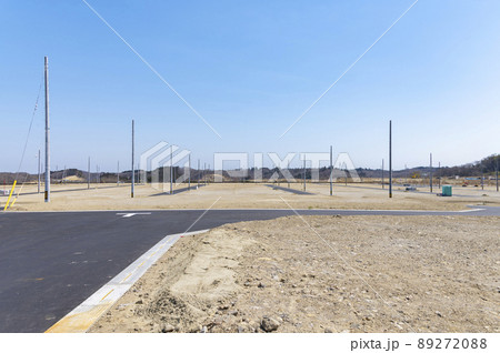 郊外の宅地造成地 89272088