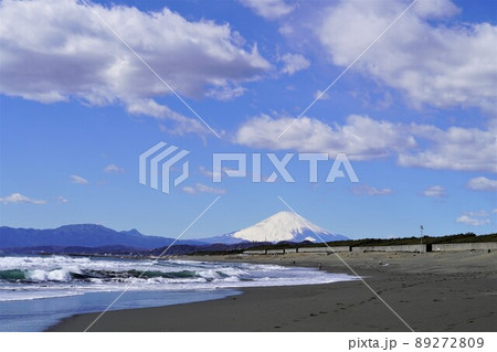 茅ケ崎西浜海岸 雪の富士山 茅ケ崎西浜海岸 雪の富士山 89272809