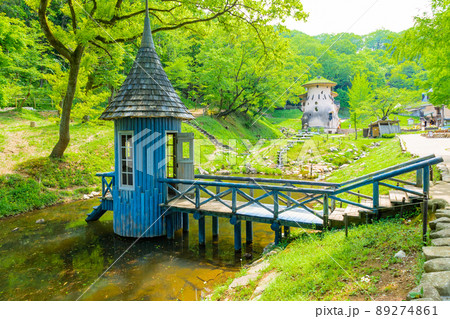 新緑のトーベヤンソンあけぼの公園 新緑のトーベヤンソンあけぼの公園 89274861